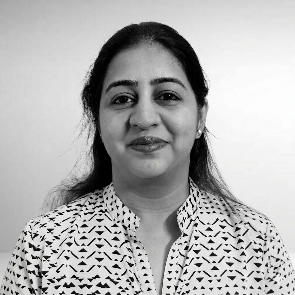 Professional headshot of Dr. Saranleen Kaur, Module Leader in Economics and Finance at Regent European University